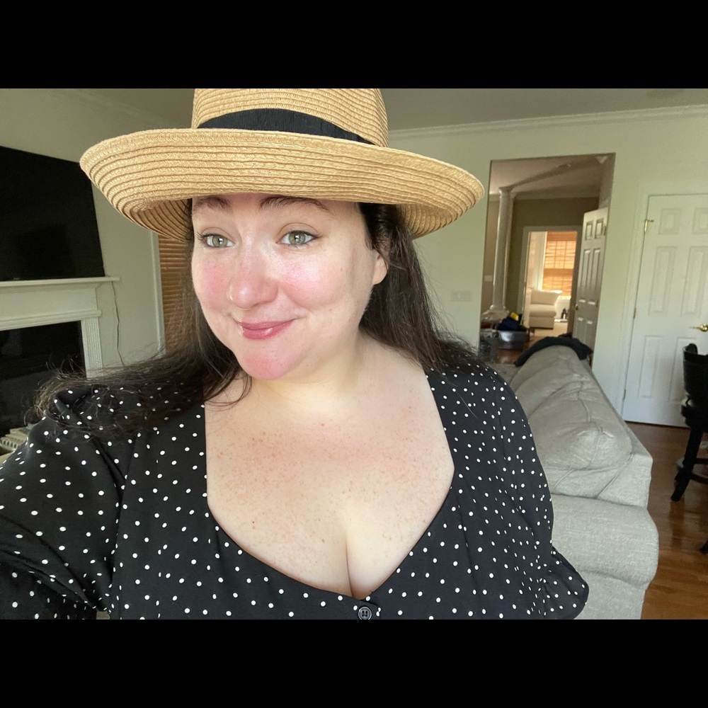 Meet your Posher, Nicole
